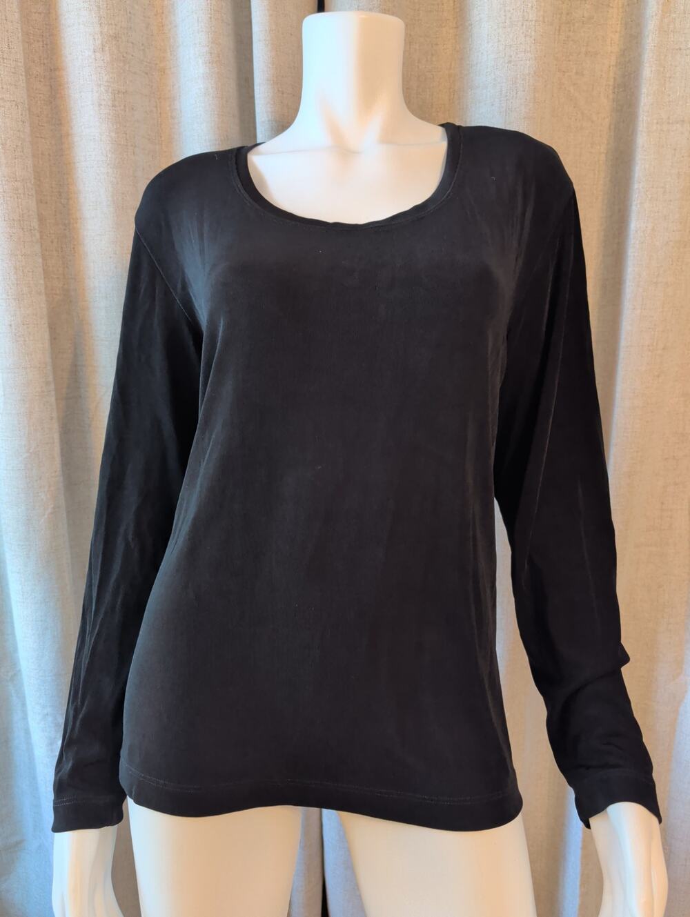 Chicos Travelers Pullover Top Sz3 (16/18) Black Liquid Stretch Capsule Long Slev